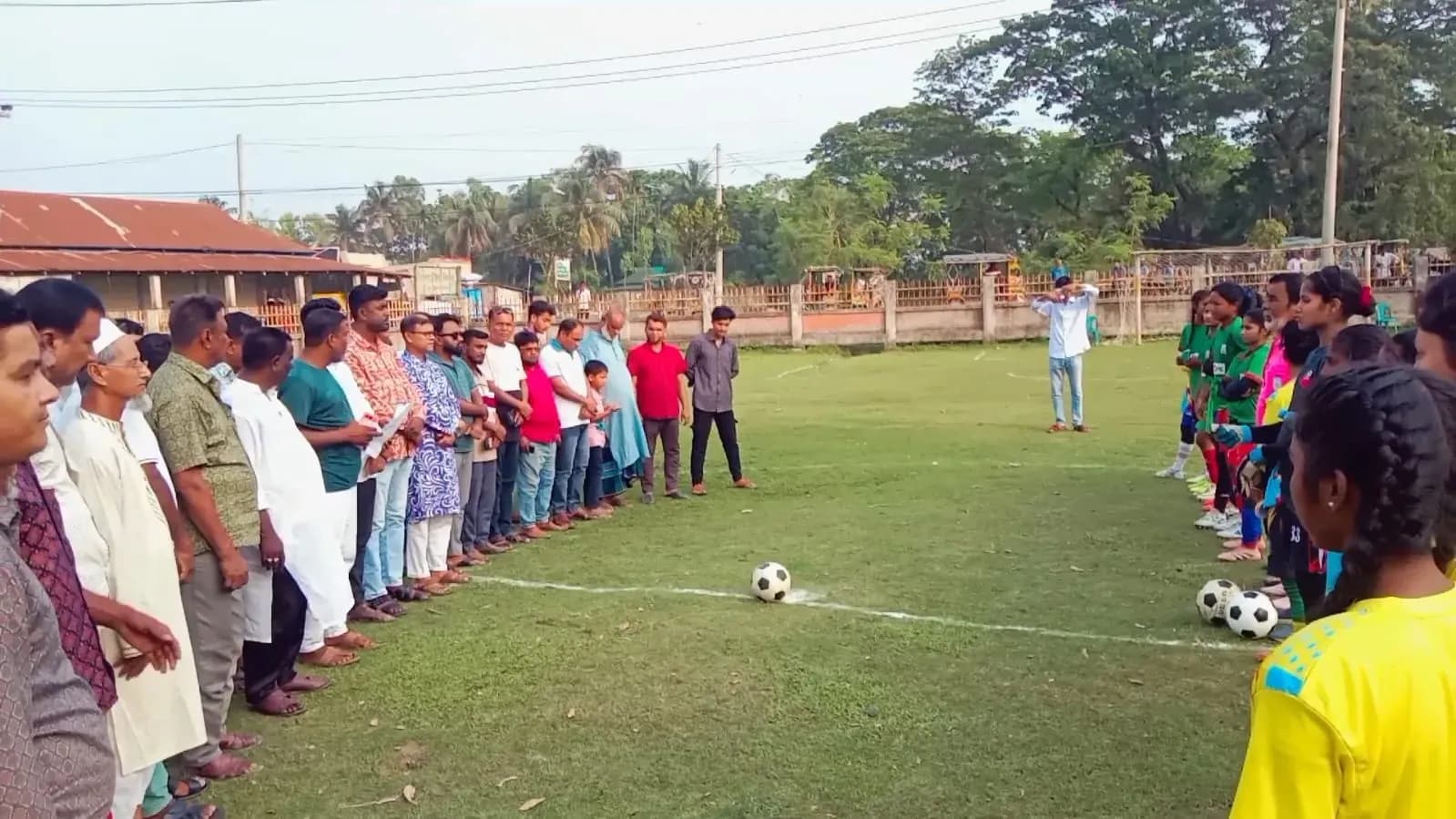 ভালুকায় শুভ নববর্ষ উদযাপন উপলক্ষে নারী প্রীতি ফুটবল ম্যাচ অনুষ্ঠিত