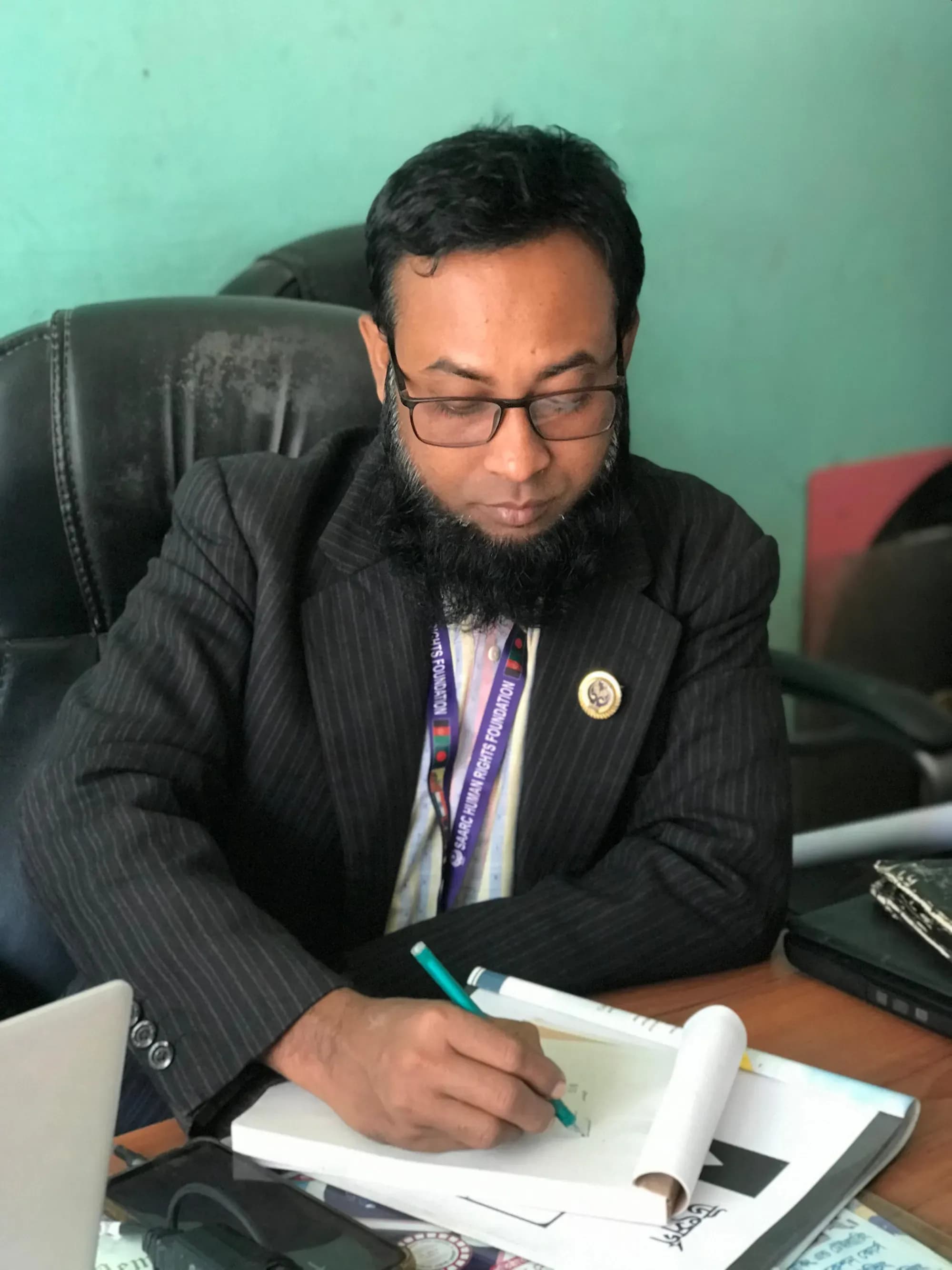তরুণদের হাতে চাকরির আবেদন নয়, উদ্যোক্তা হওয়ার সুযোগ তুলে দিন: আজিজুল হক