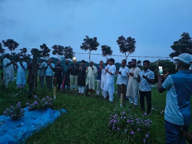 ৩৬ জুলাই গণঅভ্যুত্থান দিবস উপলক্ষে তাড়াইলে শহীদদের স্মরণে দোয়া-মিলাদ ও কবর জিয়ারত