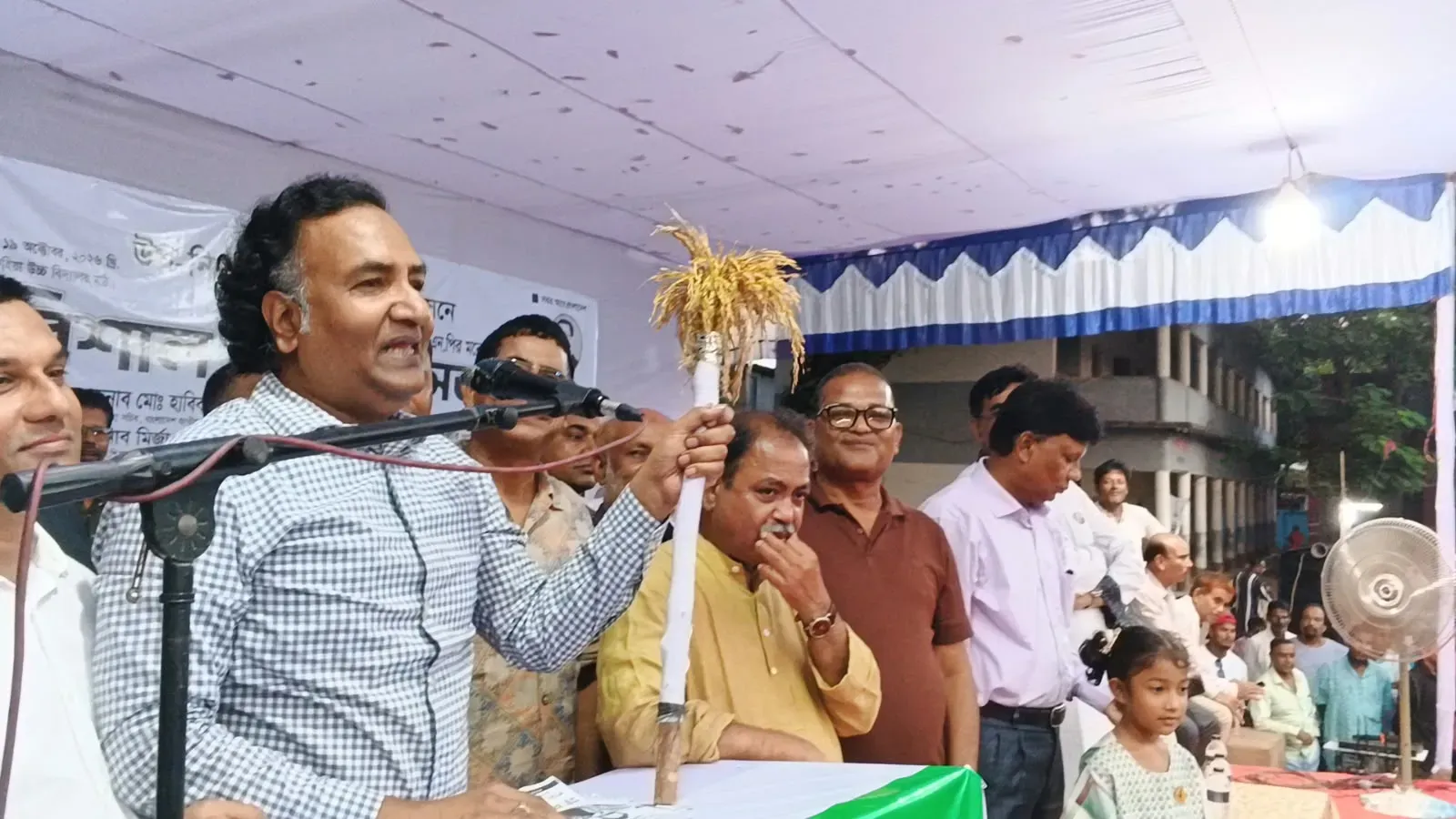 বিরোধী দল শুধু বিরোধিতা করতে জানে, কোনো দায়িত্ব নেয় না, -হাবিব উন নবী