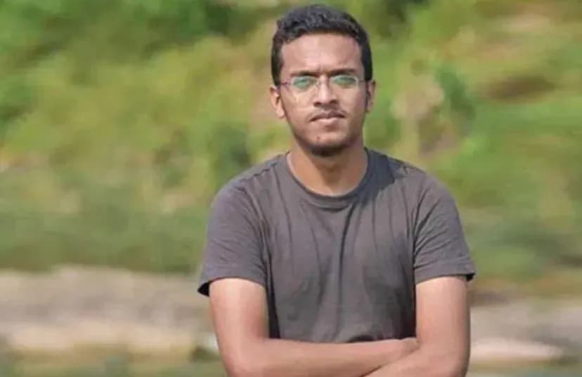 সাত বছরেও শেষ হয়নি আবরার হত্যার বিচার, ছেলের স্মৃতি আঁকড়ে কাঁদে কুষ্টিয়ার পরিবার।