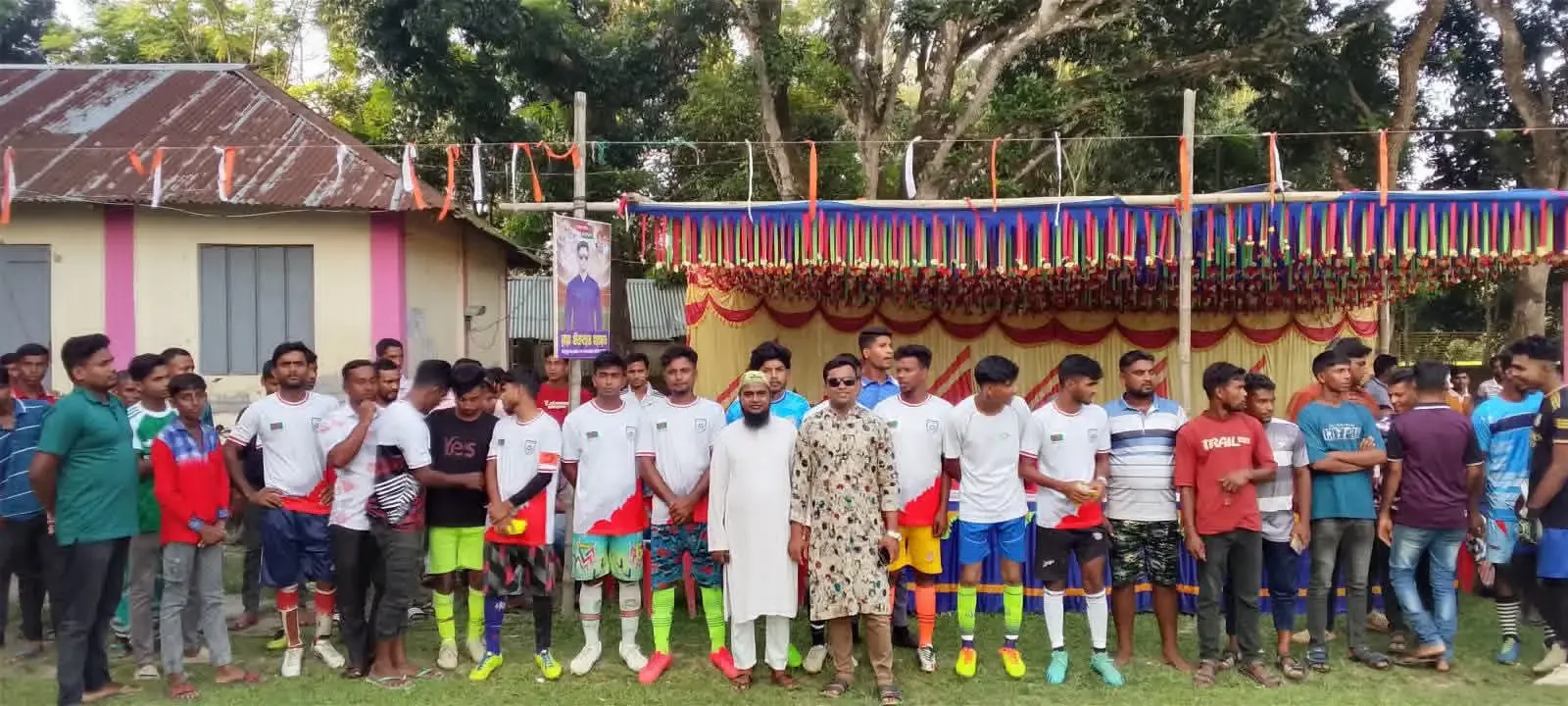 কোকো ফুটবল টুর্নামেন্টের সেমিফাইনালে জিতে ফাইনালের টিকিট পেল হরিণমারী একাদশ